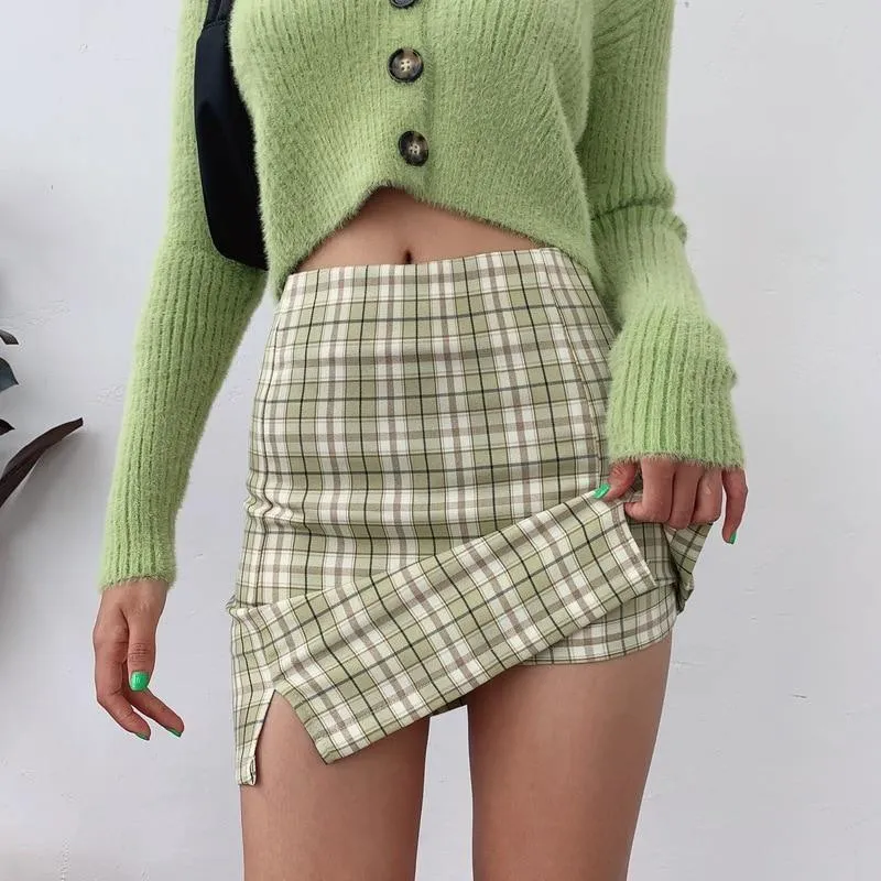Women Split Details Plaid Mini Skirt with Under Shorts