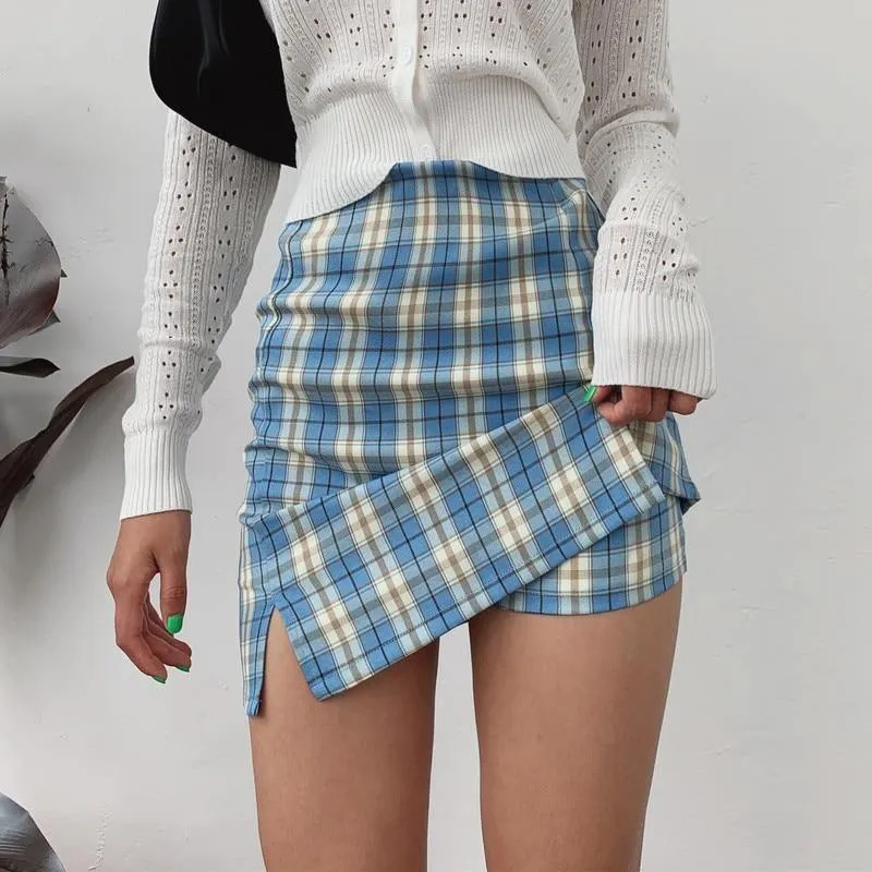 Women Split Details Plaid Mini Skirt with Under Shorts